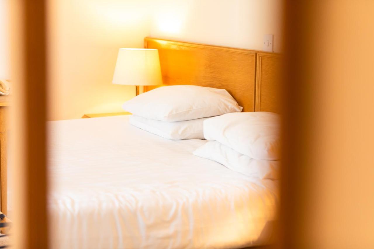 Green Hotel Кинрос Екстериор снимка