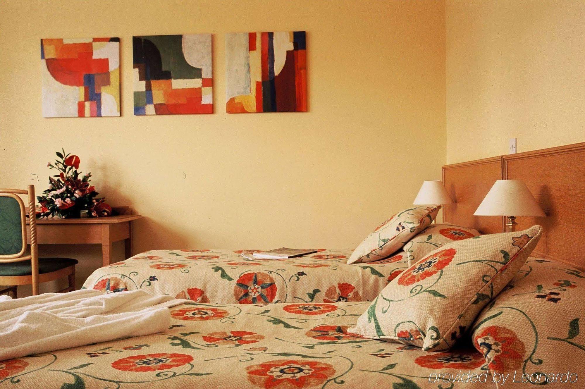 Green Hotel Кинрос Екстериор снимка