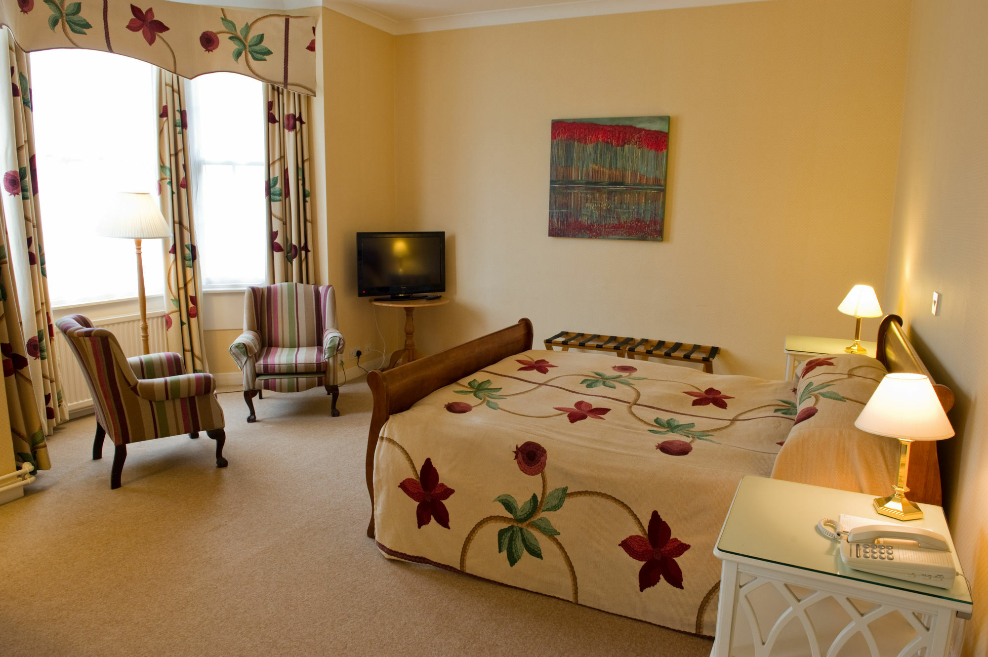 Green Hotel Кинрос Екстериор снимка