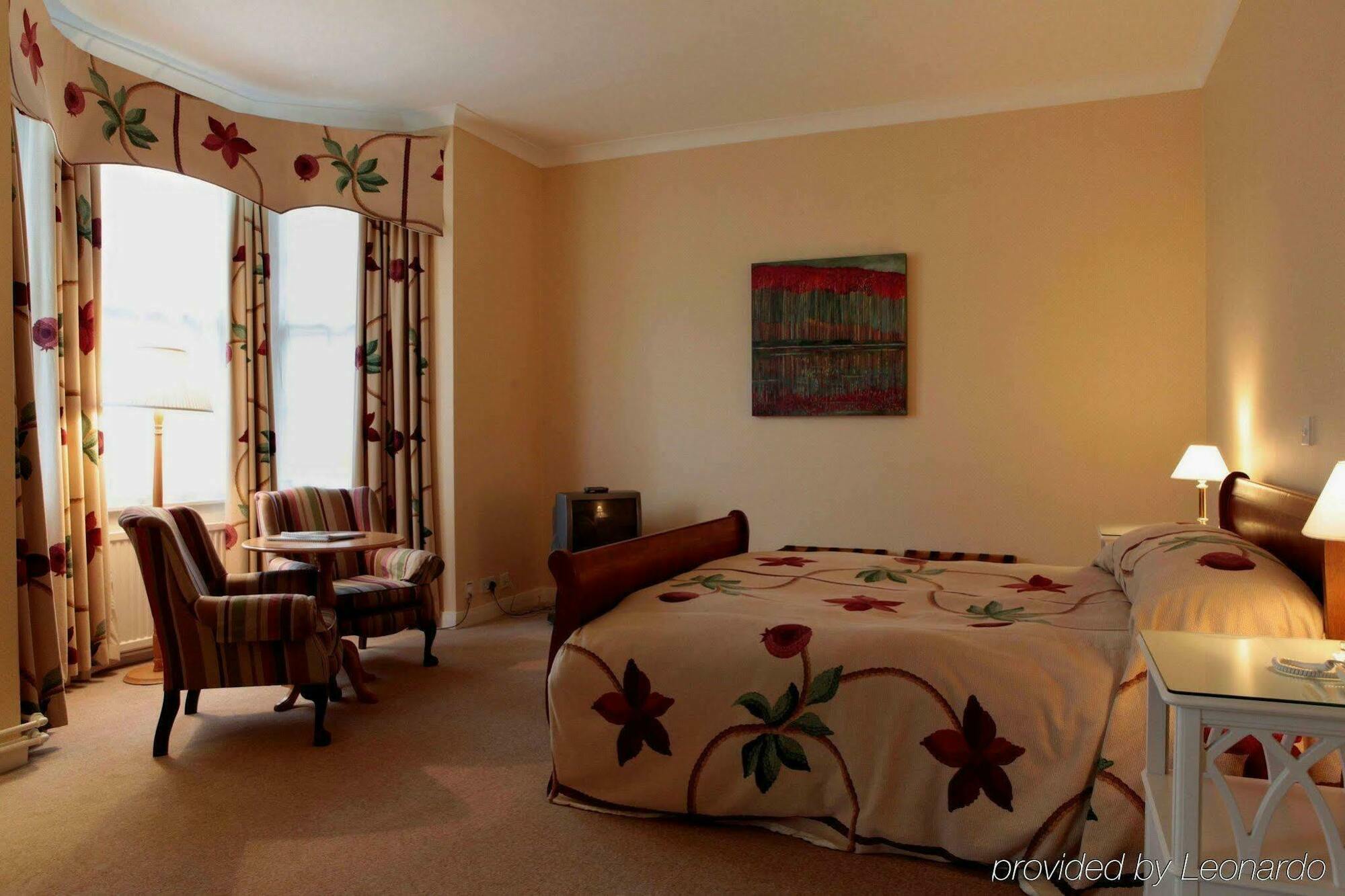 Green Hotel Кинрос Екстериор снимка
